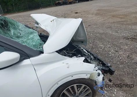 2021 Nissan Kicks Sv Xtronic Cvt z USA, uszkodzony, nr VIN 3N1CP5CV4ML557339